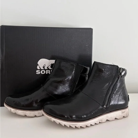 Sorel boots size 8 - Picture 11 of 12